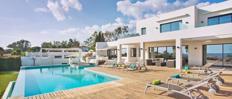 Piscine extérieure, piscine chauffée