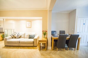 Interior - Chester Apartments (Apt A) (Chester)