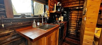 Grandpa’s Cabin (EV Charging, eco & pet friendly), Grandpa’s Cabin (EV Charging, eco & pet friendly)