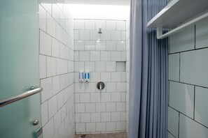 Bathroom shower - Bobopod Kota Lama Semarang (Semarang)