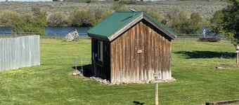 Tiny Cabin on the River (EV, Dog Friendly), Tiny Cabin on the River