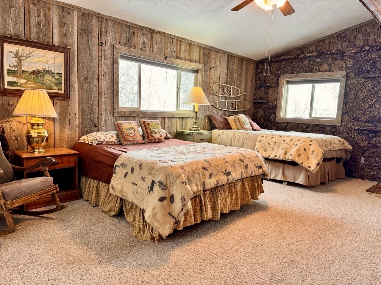 4 bedrooms, iron/ironing board, WiFi, bed sheets