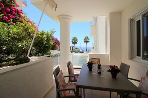 Apartment | Outdoor dining - Albania Dream Holidays Accommodation (Sarandë)