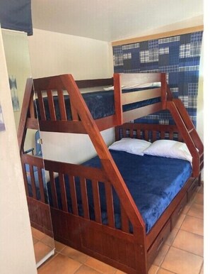 1 bedroom, desk, iron/ironing board, free WiFi