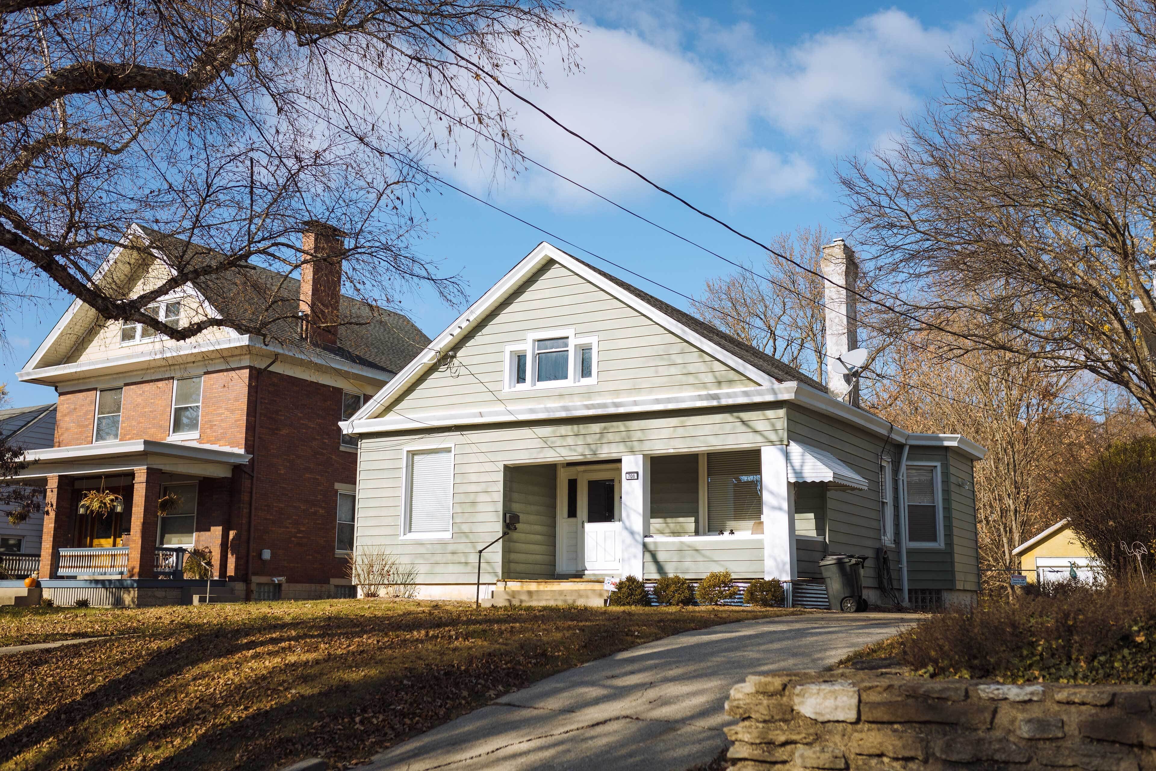 Charming Cincinnati Home w/ Yard: 8 Mi to Downtown
