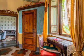 7 عدّة غرف نوم وخدمة الإنترنت