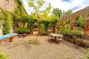 House | 7 bedrooms, Internet