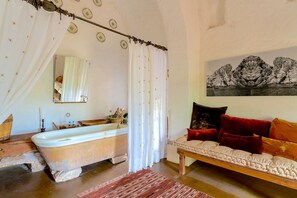House | 7 bedrooms, Internet - An Ancient Convento in Tuscany now With Pool for a Great Holiday (Pitigliano)