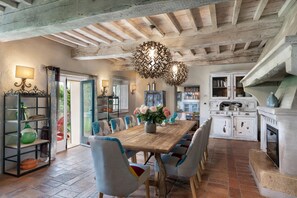 Vila | 7 quartos, acesso à internet de alta velocidade