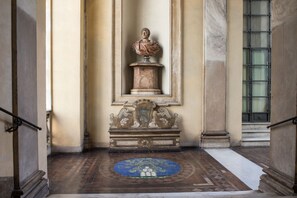 1 bedroom, Internet - A Penthouse With Garden In Historic Palace in Rome s Historic Center (Rome)