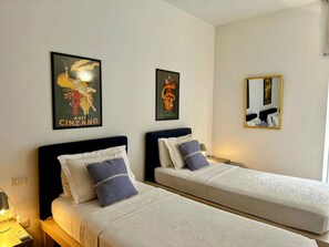 2 bedrooms, Internet - In Rome at Spanish Steps Classy Apartment With Modern Design in an Historic Palazzo (Rome)