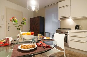 2 bedrooms, Internet - In Rome at Spanish Steps Classy Apartment With Modern Design in an Historic Palazzo (Rome)