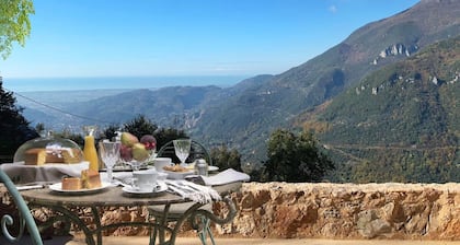 Il Podere di Metato Restored Tuscan Farmhouse With Pool With Views of Hills and Sea