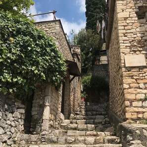 Villa | 2 bedrooms, Internet - Sermoneta Historic Stone Village House With Pool in a Medieval Hill Town Close to Rome and Naples (Sermoneta)