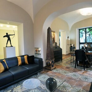 Villa | 2 bedrooms, Internet - La Palazzina Santa Dorotea Splendid Rome Townhouse With Courtyard Garden (Rome)