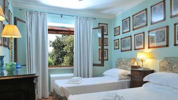 House | 7 bilik tidur, Internet