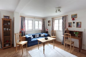 8 bedrooms, Internet