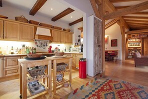 4 bedrooms, Internet - Kitzb hel Austria Best Luxury 4 Bedroom 4 Bathroom Apartment in World-renowned Ski-resort (Kitzbuhel)