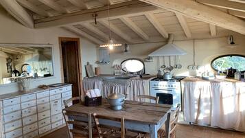 Rumah | 3 kamar tidur dan internet