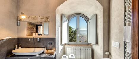 House | 6 bedrooms, Internet