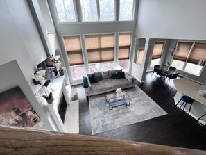 Living area - Beautiful and spacious 5 bedroom (Atlanta)