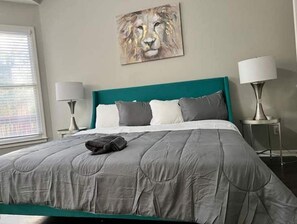 5 bedrooms, iron/ironing board, free WiFi, bed sheets - Beautiful and spacious 5 bedroom (Atlanta)
