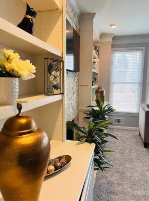 Interior - Spacious and gracious home! (Atlanta)