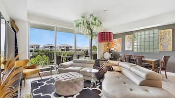 TV, peis og bordtennis