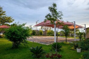 Property grounds - Roma, Lusaka, its just like home (Lusaka)