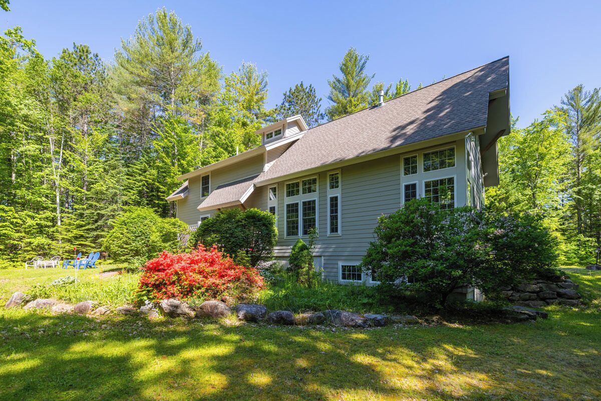 A/C, Fire Pit, Hot Tub, Fireplace, Games, 2 Living Areas