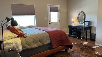 2 Schlafzimmer, Schreibtisch, Bügeleisen/Bügelbrett, WLAN