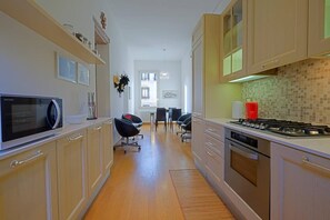 Fridge, oven, dishwasher, toaster