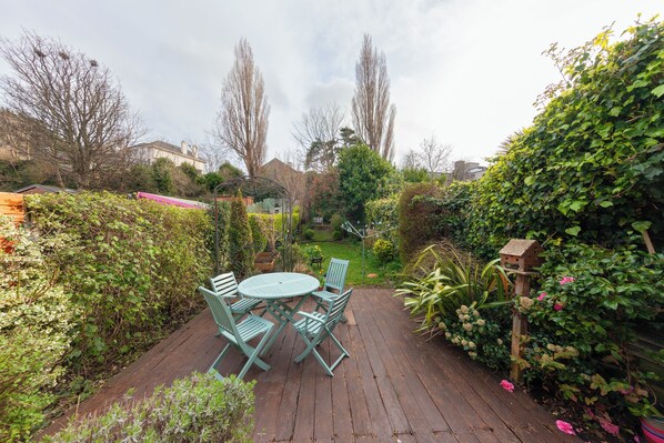 屋外ダイニングエリア