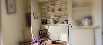 Serene 2 BDR Home Garden Newtown Dublin