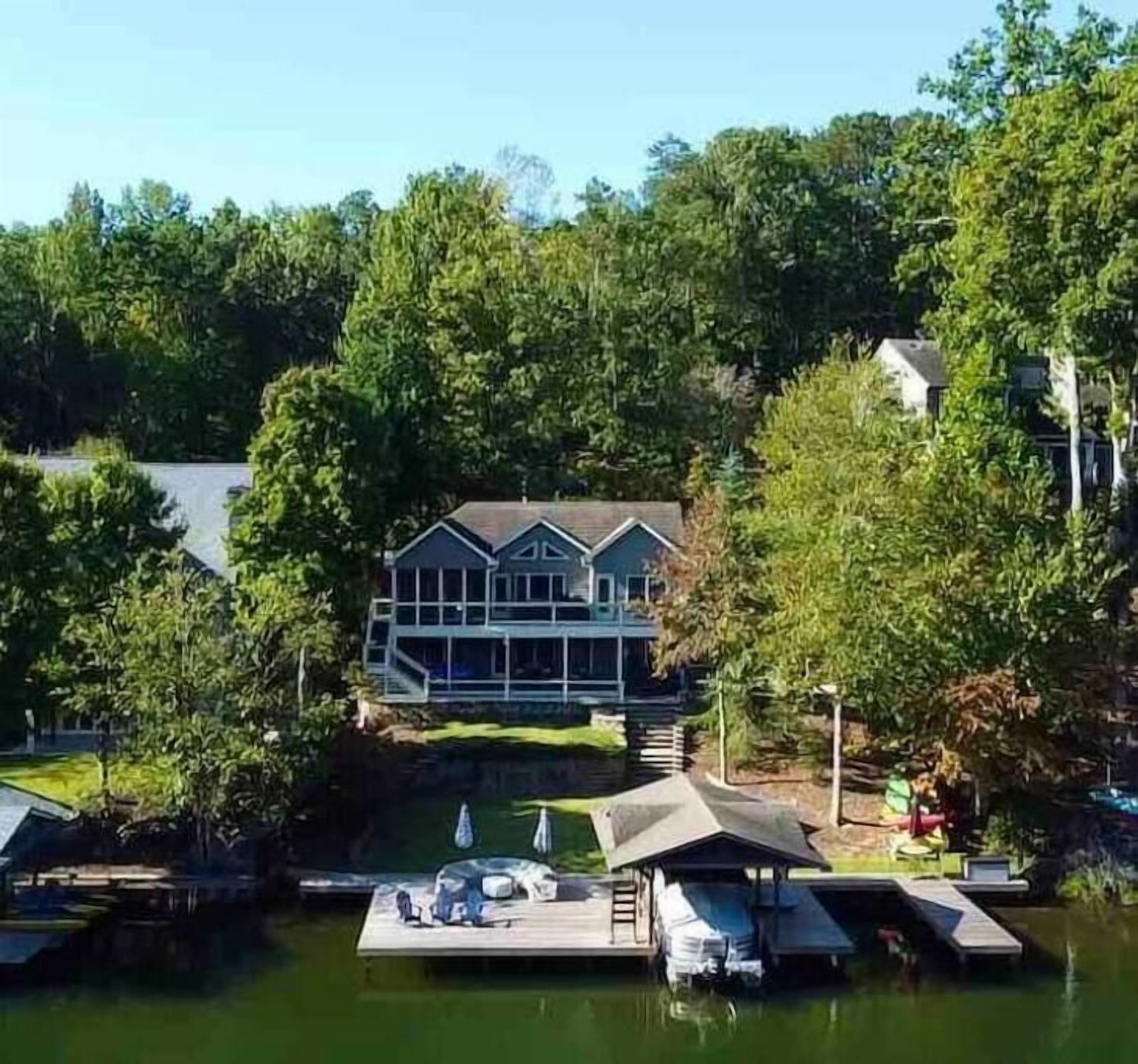 Lakefront Home with Hot Tub, Home Theater, Fire Pit and Lake Access