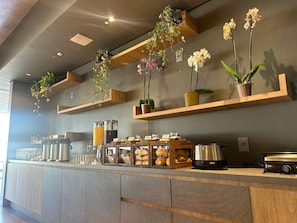 Bao gồm bữa sáng buffet hàng ngày