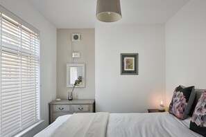 3 quartos, ferros/tábuas de passar roupa, Wi-Fi, roupa de cama
