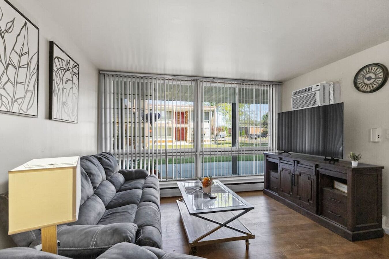 Stylish cozy 1 Bedroom Apartment in Ferndale MI