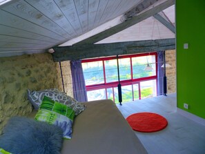 2 chambres, fer et planche à repasser, lit parapluie, Wi-Fi gratuit