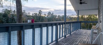 Chateau De Riviera Unit 4. Water front! Cozy Condo on the Chattahoochee River.