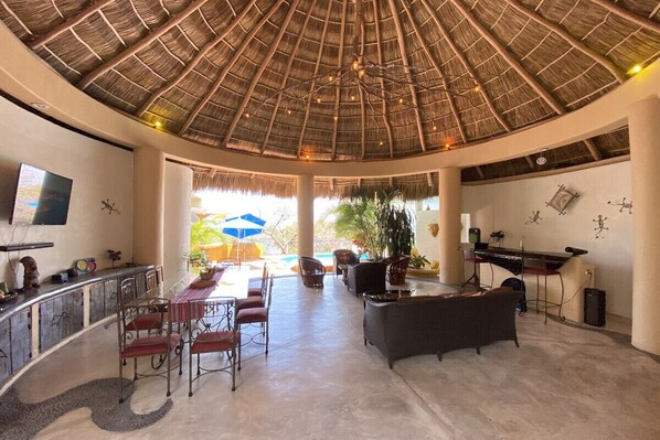 Interior - Villa Cosmica (Aguacate)