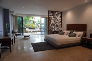 13 makuuhuonetta, tallelokero huoneessa, silitysrauta/-lauta, Wi-Fi