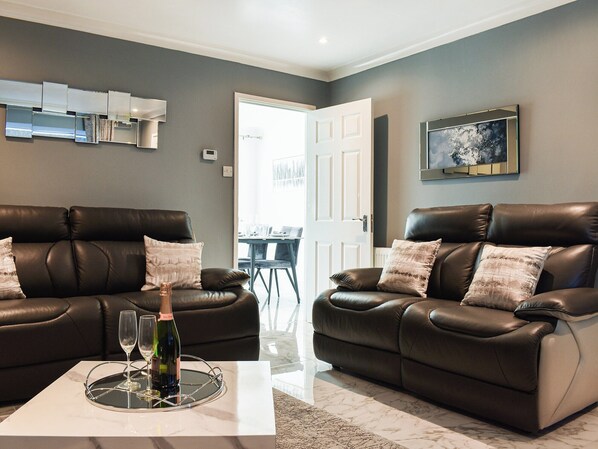 Living area - 2 bedroom accommodation in Ingleby Barwick (Ingleby Barwick)