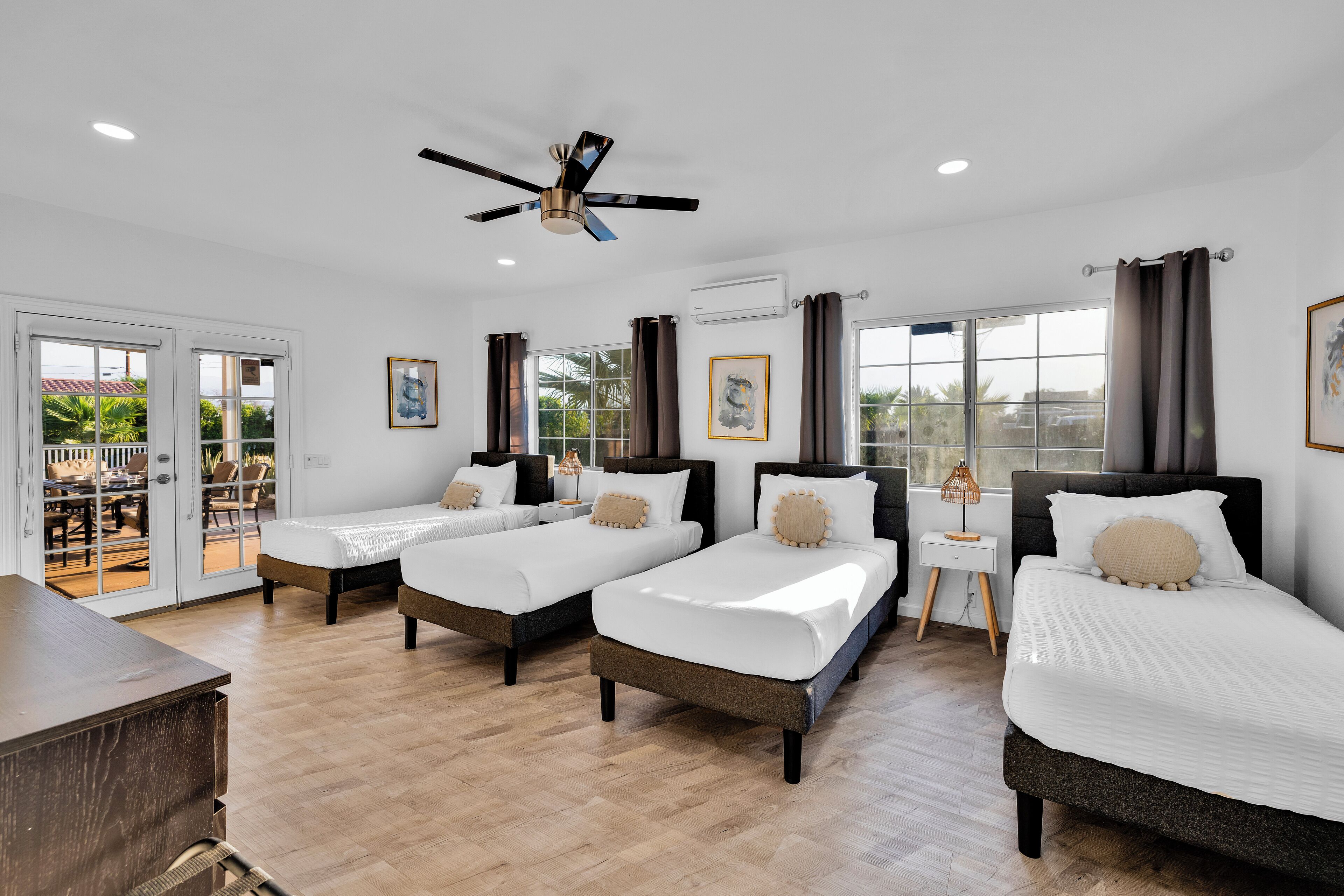 4 bedrooms, desk, iron/ironing board, free WiFi