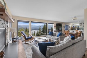 Smart TV, fireplace - Hayden Escape – Lake Views, Chef’s Kitchen, Outdoor Dining, and Hiking Nearby! (Hayden)