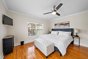 2 chambres, bureau, fer et planche à repasser, lit parapluie