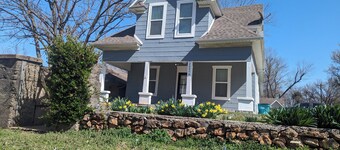 THE GAMER’S OASIS! Bring friends and family together for retro/modern gaming! 