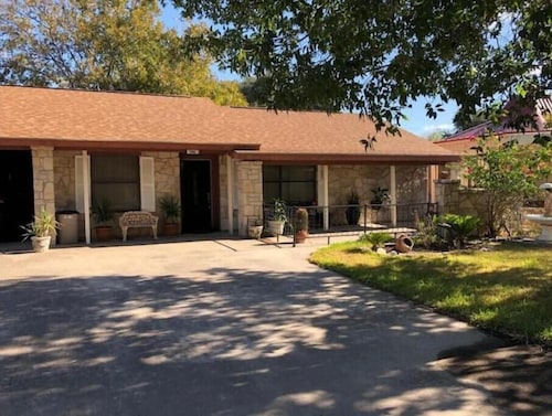 The N.I.C.E. house- Neat, Inviting, Comfortable, Entertaining!