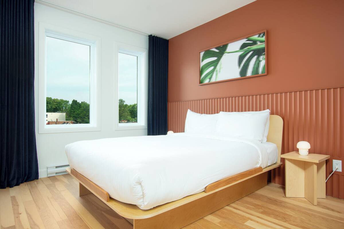 Apartment - 1 queen bedroom | เปลนอนเด็กแบบพกพา, Wi-Fi ฟรี, ผ้าปูที่นอน