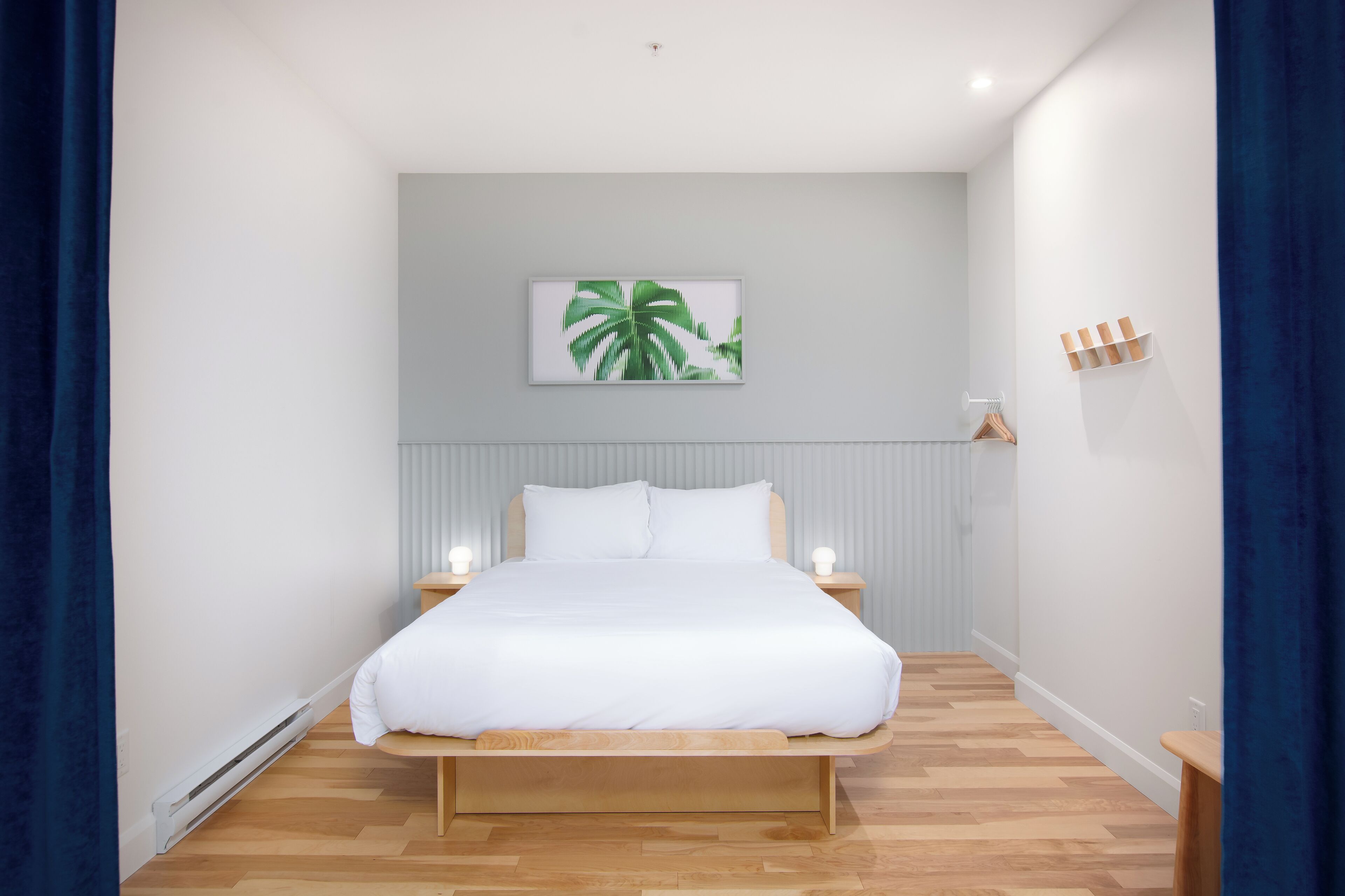 LV301 - Adapted one-bedroom loft | Travel crib, free WiFi, bed sheets, wheelchair access